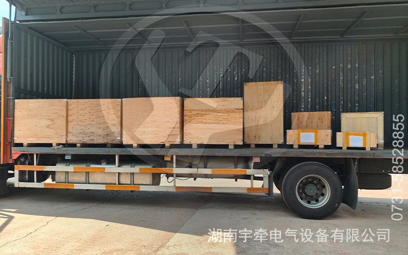 礦用湘潭電機(jī)車(chē)配件出口海外 5.jpg