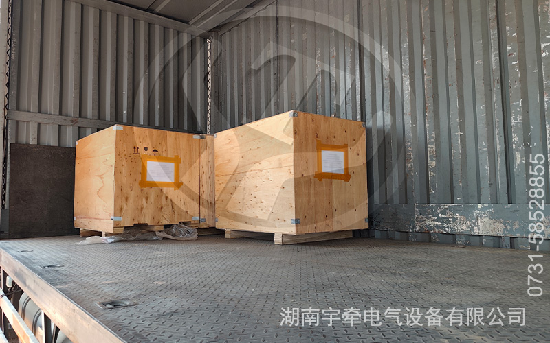 礦用湘潭電機(jī)車(chē)配件出口海外 2.jpg